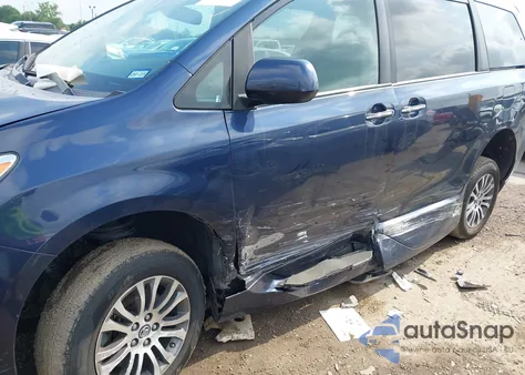 2019 Toyota Sienna Xle 8 Passenger z USA, uszkodzony, nr VIN 5TDYZ3DC5KS983059